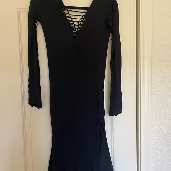 Queen of Hearts Tight Fitting Black Dress - Picture 1 of 1